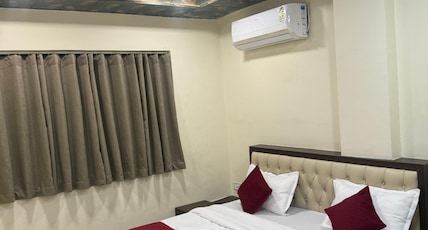 Parth Paradise Hotel Room Type - single Deluxe Room with City View