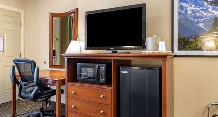 Best Western Swiss Clock Inn Room Type - 2 Double Beds, Non-Smoking, High Speed Internet Access, Microwave And Refrigerator, Coffee Maker, Ir Best Western Swiss Clock Inn Room Type - 2 Double Beds, Non-Smoking, High Speed Internet Access, Microwave And Refrigerator, Coffee Maker, Ir