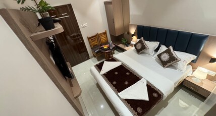 Hotel Regal Residency Room Type - Deluxe Room with Air Conditioning