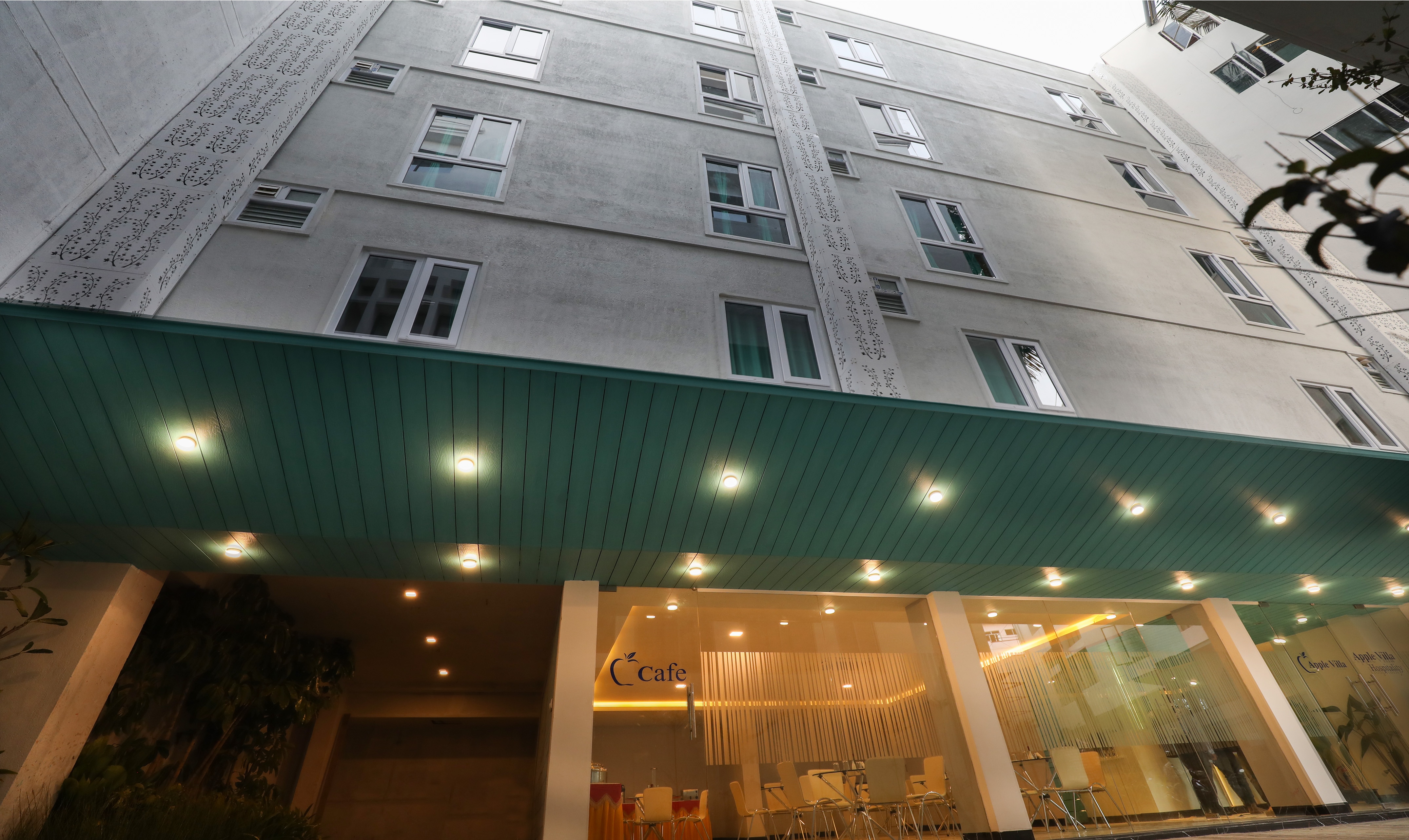 Treebo Apple Villa - Tap to explore photos