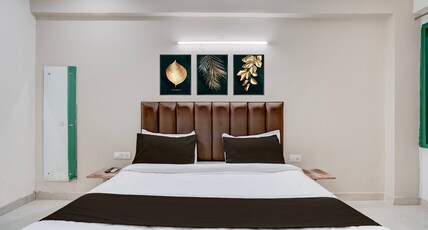 Townhouse DLF Phase-4 MG Road Cyber Hub Room Type - Classic