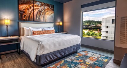 Hotel Indigo Pittsburgh University-Oakland, an IHG hotel Room Type - 1 King Standard Communications Mobility Accessible Hotel Indigo Pittsburgh University-Oakland, an IHG hotel Room Type - 1 King Standard Communications Mobility Accessible