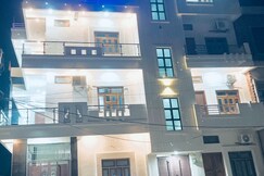 Shri Ram International  Home Stay