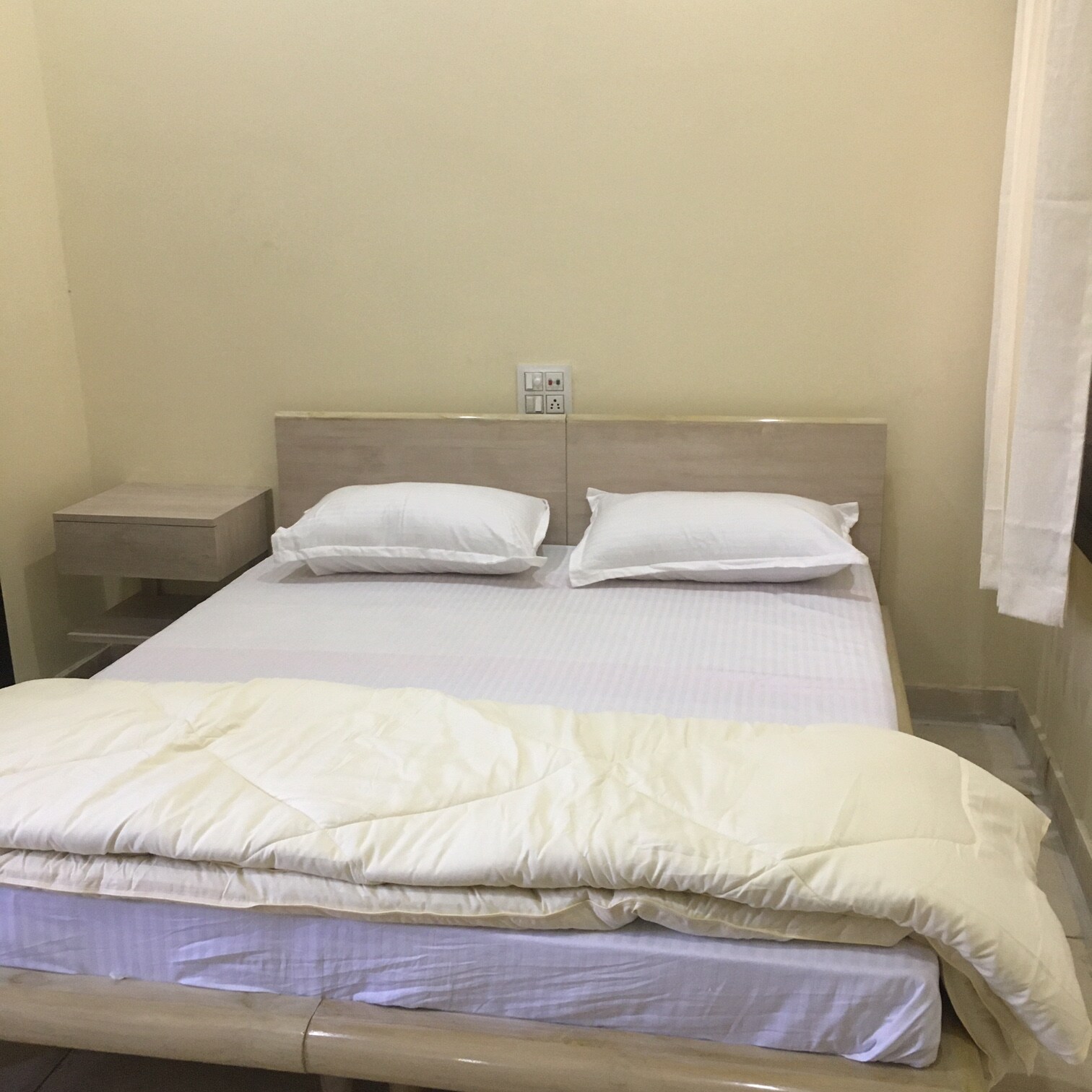 SR Bhatia RESIDENCY - Tap to explore photos