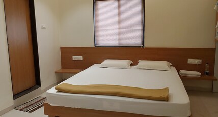 Hotel Bhaiji Executive Room Type - Deluxe AC