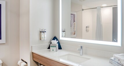 Holiday Inn Express and Suites Saint Augustine North Room Type - 1 King Standard