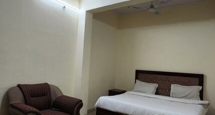 Hotel Shyam Room Type - Premium Spacious Comfort Room