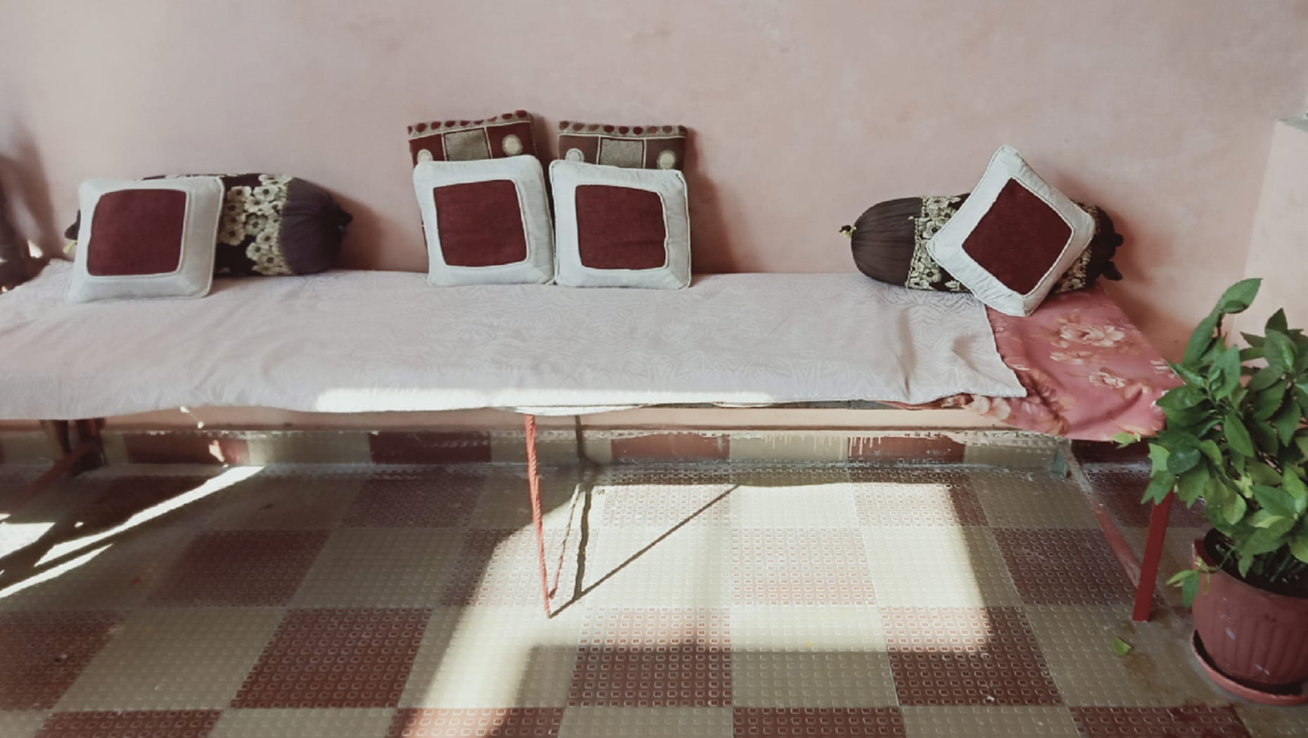 Happy Family Homestay - Tap to explore photos