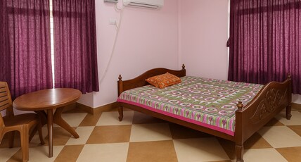 Pathersathi Canning Hotel And Restaurant Room Type - City View King Bed Room with Air Conditioning