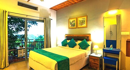 Mistletoe Homestay & Art Gallery Cafe Room Type - Classic family Suit Room