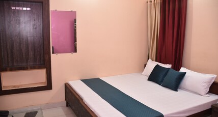 Hotel Tulsi Room Type - Deluxe Room