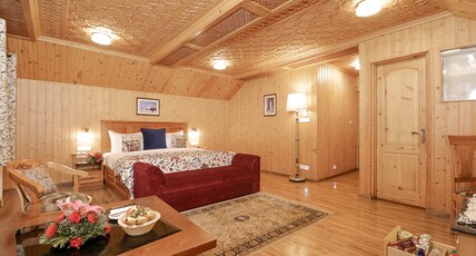 Shaw Inn by Stay Pattern - Gulmarg Room Type - Super Premier Room