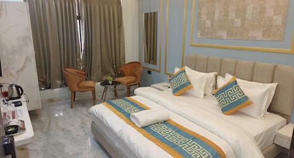 Hotel Indore Palace, Feel At Home (Newly Renovated Hotel) Room Type - Deluxe Double Bed Room AC Hotel Indore Palace, Feel At Home (Newly Renovated Hotel) Room Type - Deluxe Double Bed Room AC