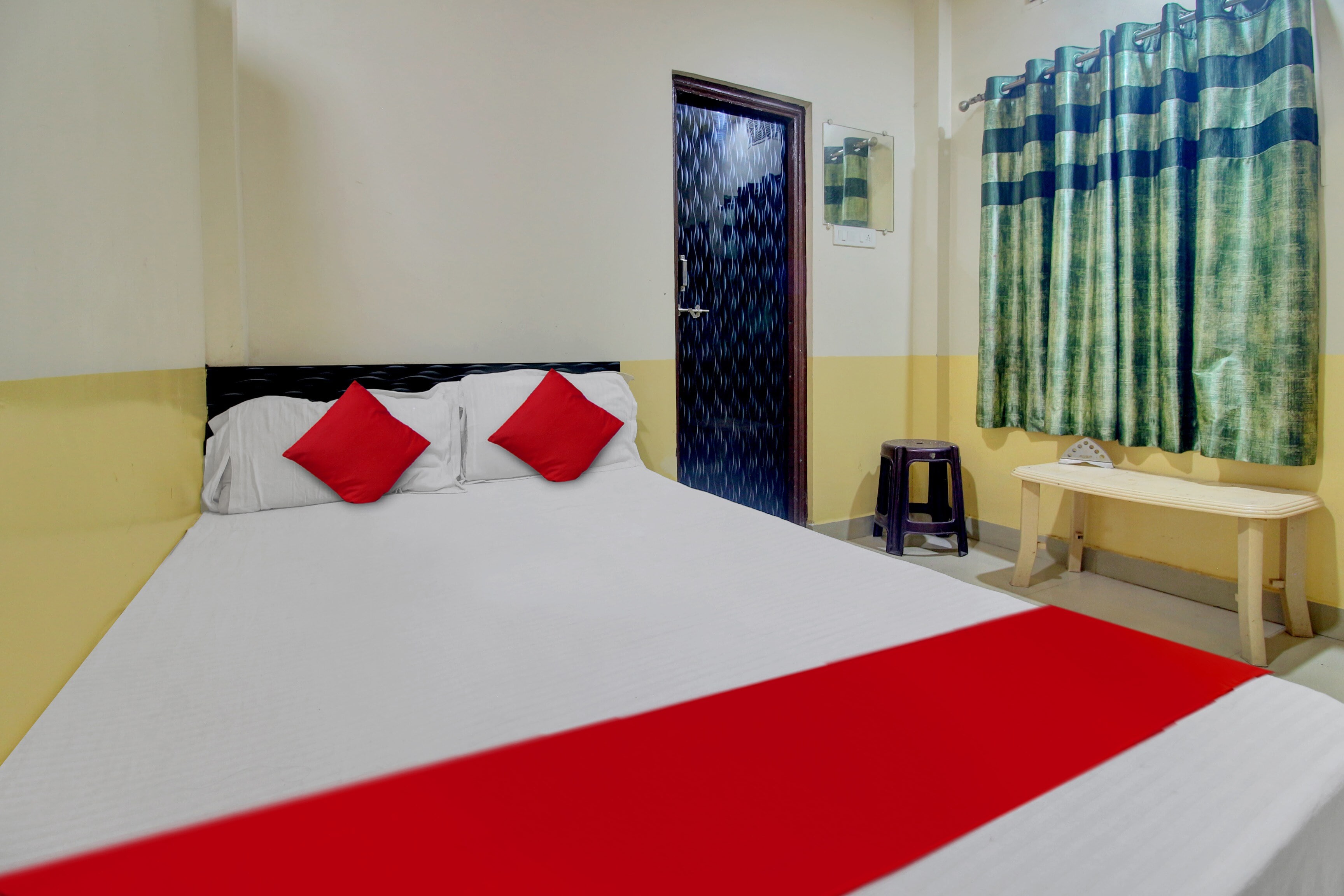 Hotel O Vinit Lodging - Tap to explore photos