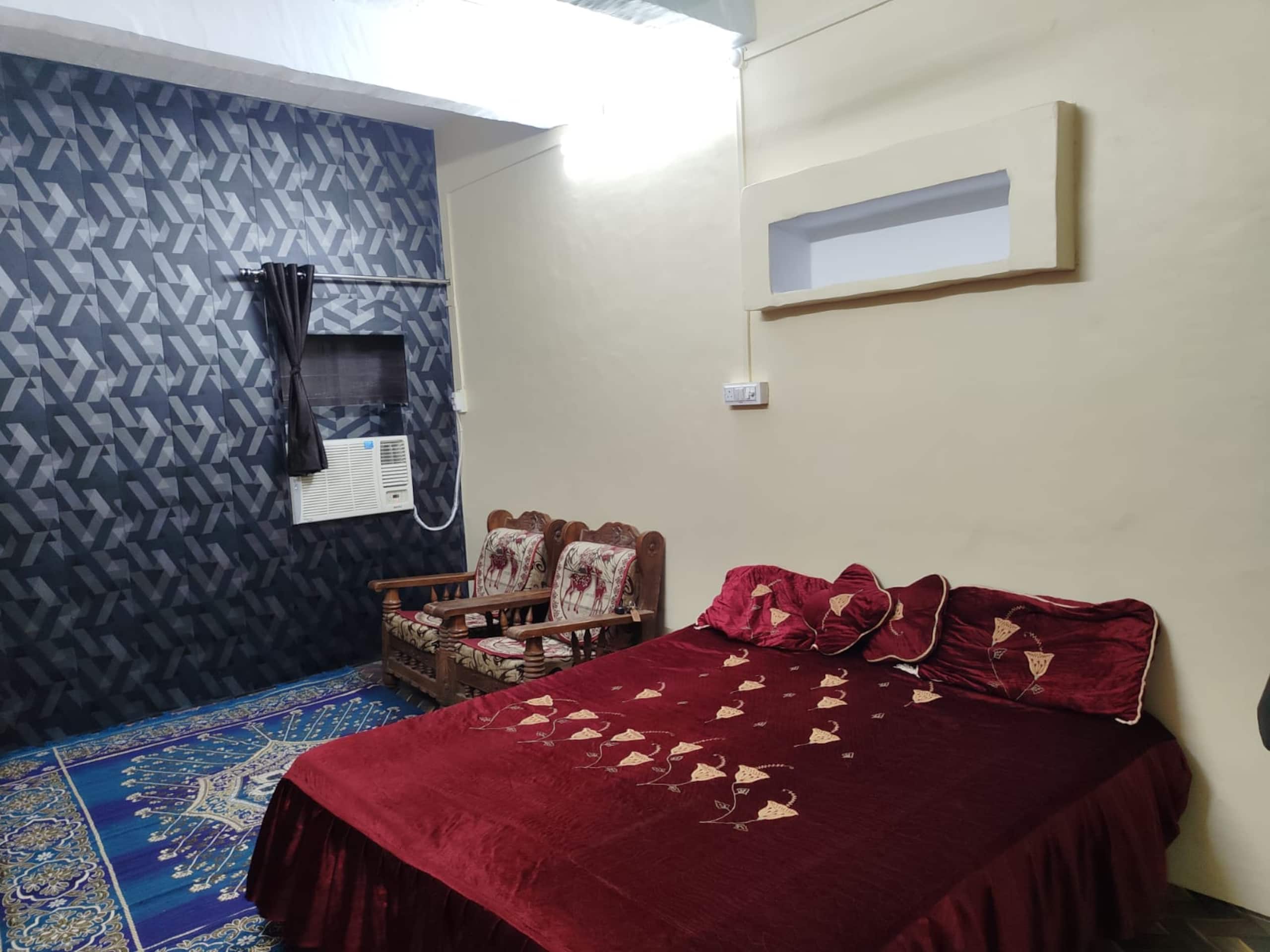 Geeta home stay - Tap to explore photos