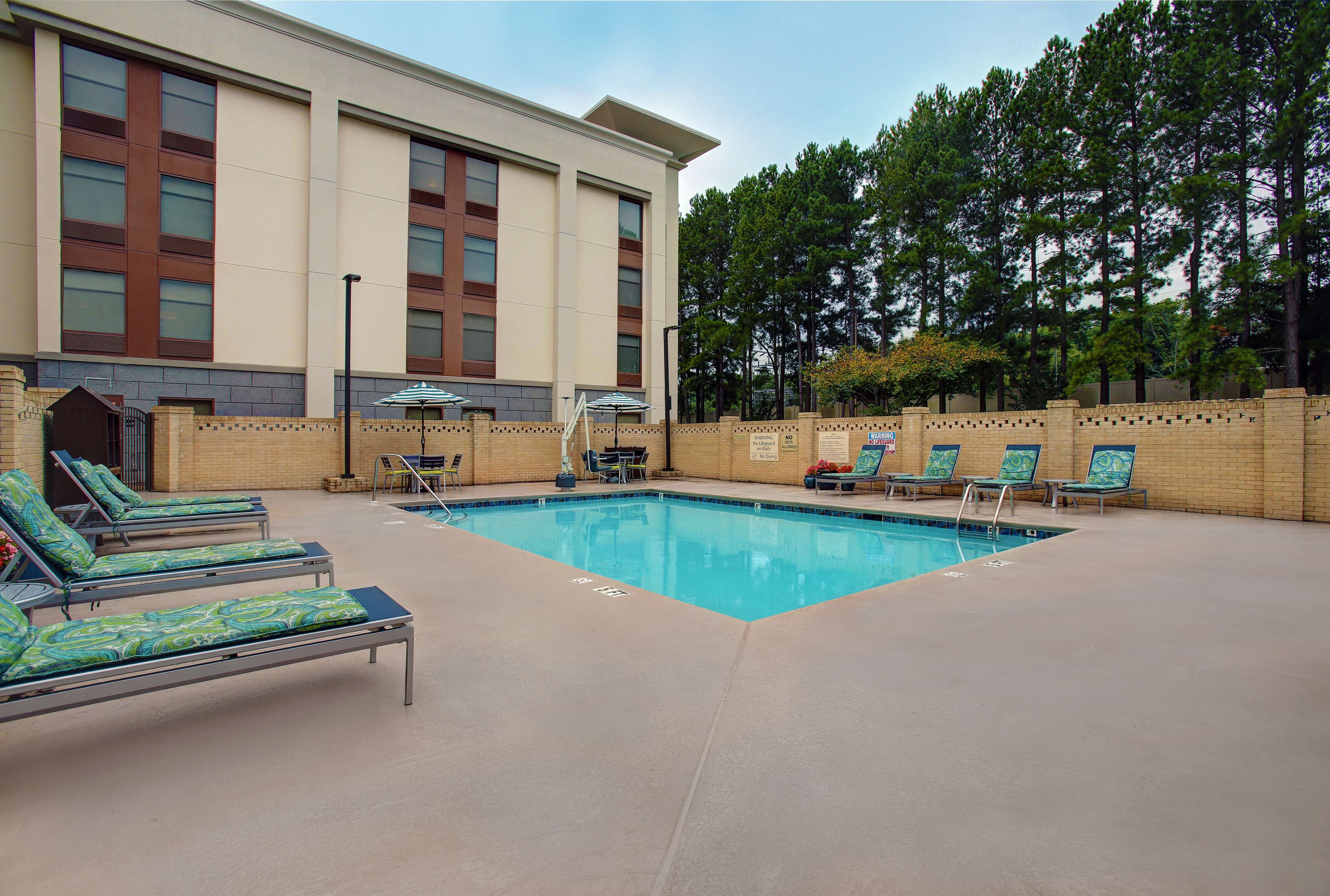 Hampton Inn by Hilton Salisbury - Tap to explore photos
