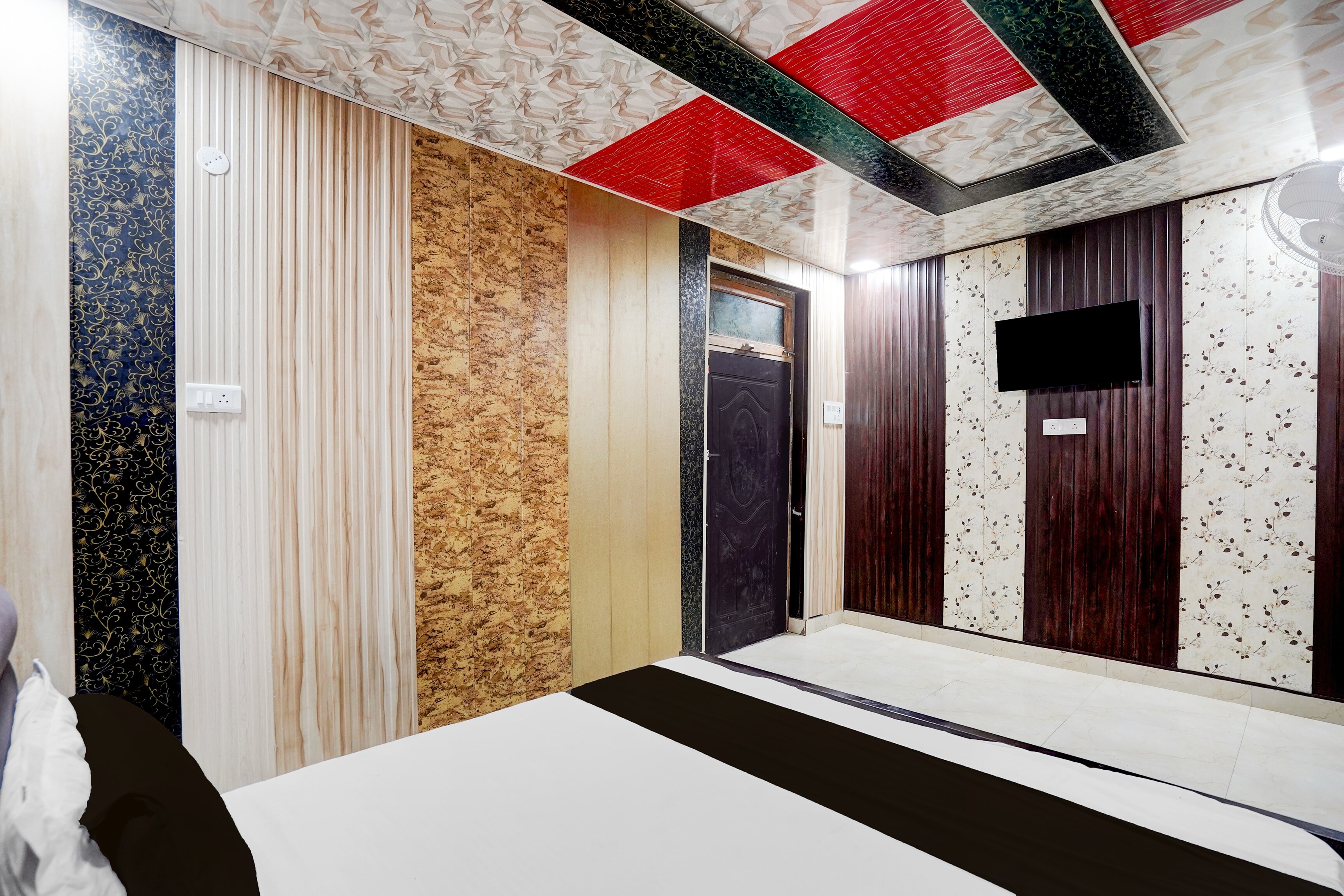 SPOT ON Hotel Shiv Palace - Tap to explore photos