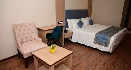 PIPUL PADMAJA PRIDE Room Type - club superior