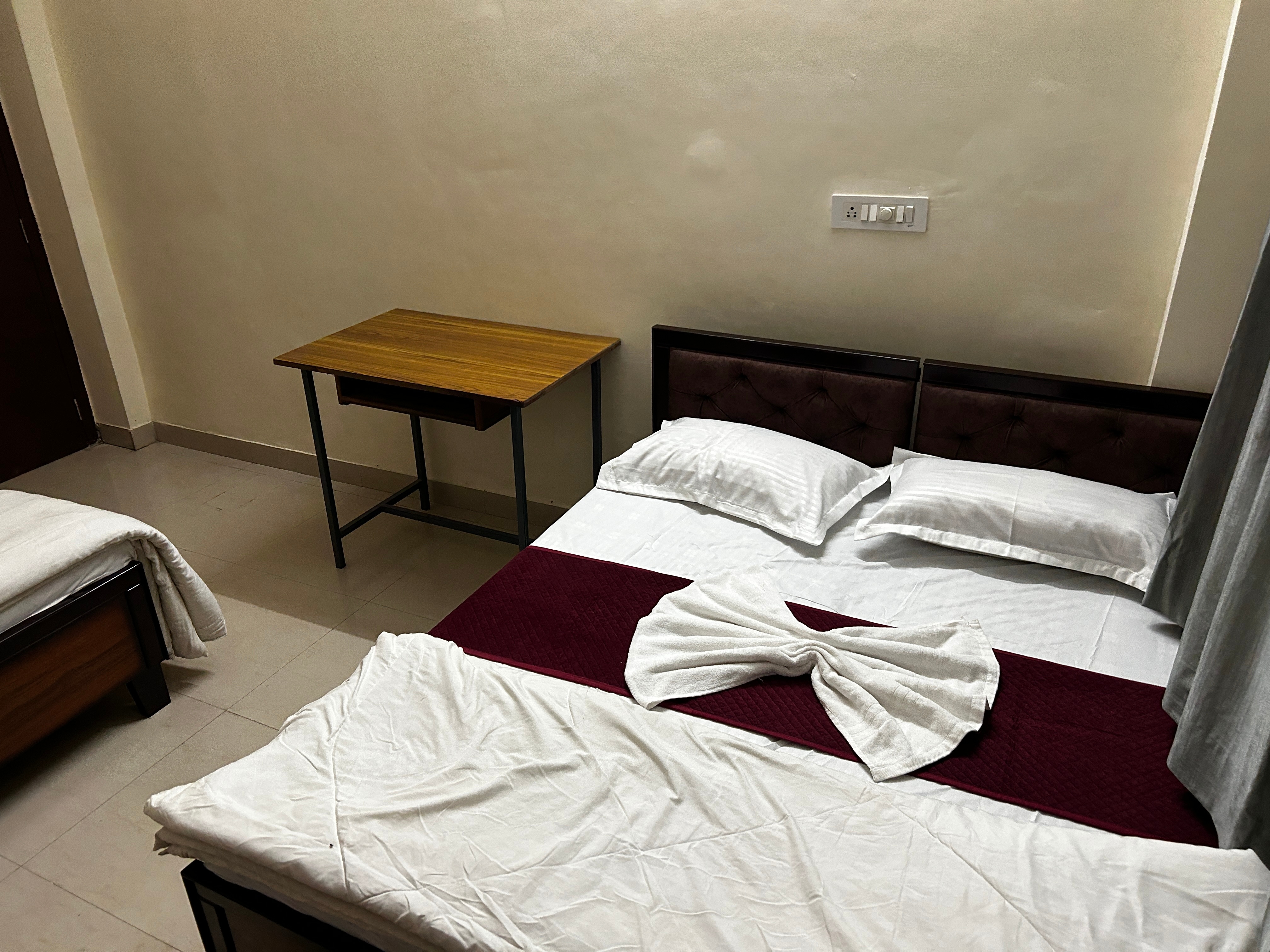 Ashish Guest House Udaipole - Tap to explore photos
