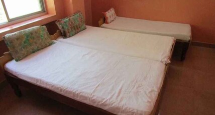 Yashwanth Lodge Room Type - TRIPLE BED NON AC ROOM