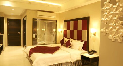 THE FLORA GRAND Room Type - Premium room