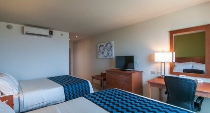 Holiday Inn Express Cabo San Lucas Room Type - 2 Queen Beds Standard