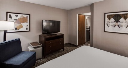 Best Western Lapeer Inn Room Type - Suite-1 King Bed, Non-Smoking, Parlor Room, Whirlpool, High Speed Internet Access, Full Breakfast Best Western Lapeer Inn Room Type - Suite-1 King Bed, Non-Smoking, Parlor Room, Whirlpool, High Speed Internet Access, Full Breakfast