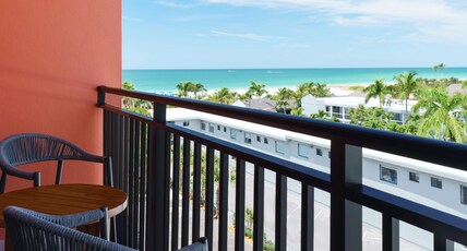 Hilton Garden Inn St. Pete Beach Room Type - 2 QNS BLCNY PARTIAL GULFVW