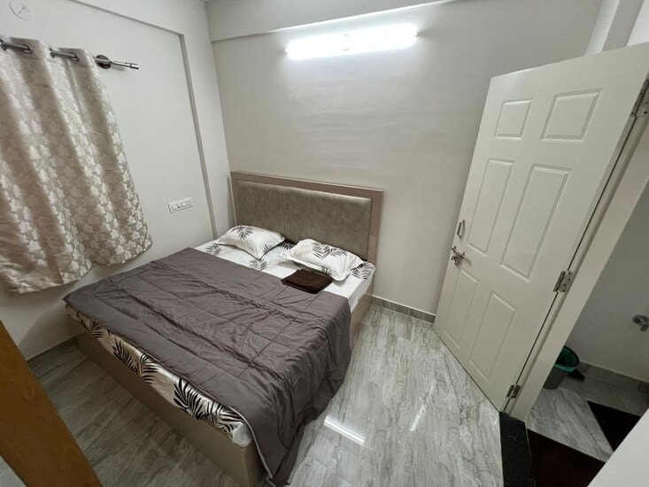 RENTO LOTUS SERVICE APARTMENT - Tap to explore photos