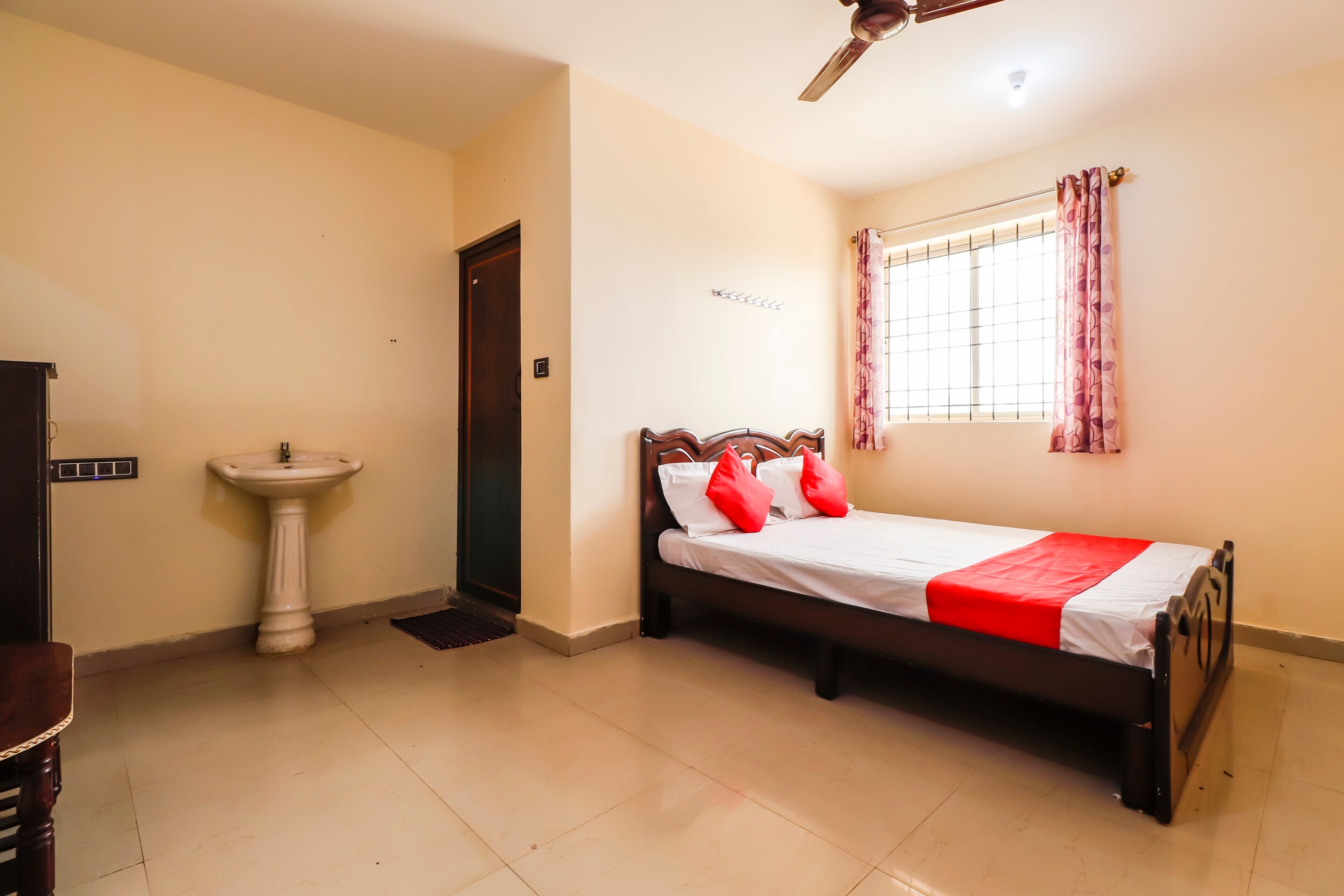 Hotel O Thirumala Boarding & Lodge - Tap to explore photos