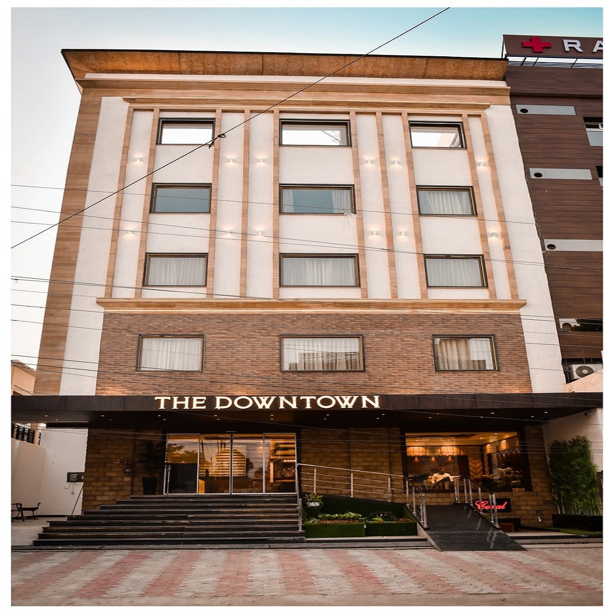 Hotel The Downtown - Tap to explore photos