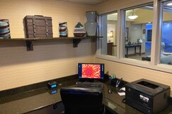 Holiday Inn Express Hotel & Suites Grand Forks