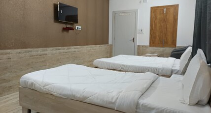 HOTEL DWARKA INN Room Type - Garden View Deluxe Room