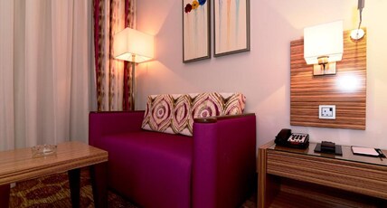 Best Western Plus Pearl Creek Room Type - 1 King Bed, Non-Smoking, Deluxe Room