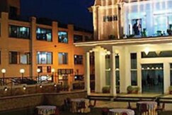 HOTEL TAJ INN 