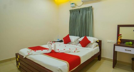 CHAKKRA RESIDENCY Room Type - Deluxe Double Room