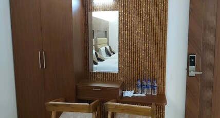 Hotel Chendura Room Type - Executive triple bed
