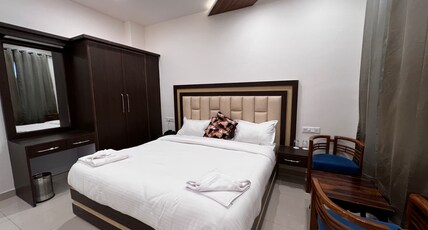 HOTEL HIMALYAN HERITAGE RESTAURENT & BANQUET HALL Room Type - DELUXE ROOM