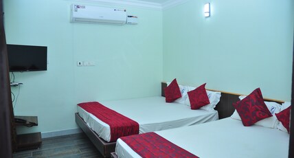 HOTEL NAMASKAR Room Type - Suite Room AC