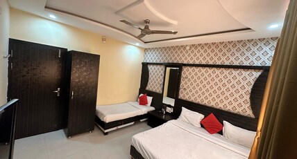 Hotel Sajan Palace Room Type - Triple Bedded Superior Family Room