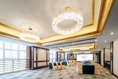 Crowne Plaza Zhengzhou, an IHG Hotel