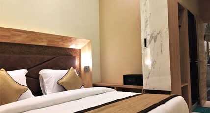 Hotel Bharat Room Type - Premier Room