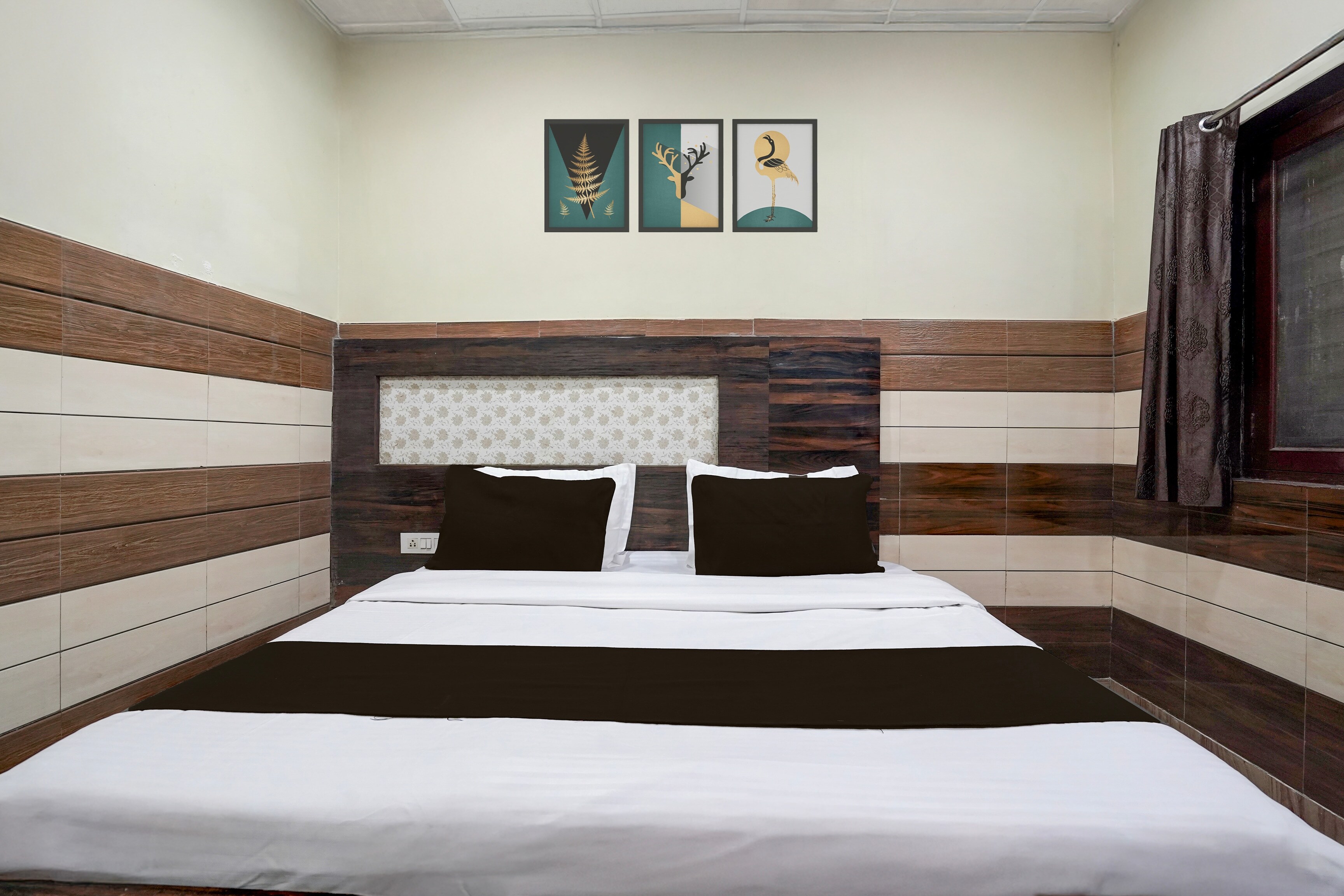 Super Hotel O Mathura Janam Bhumi Link Road - Tap to explore photos