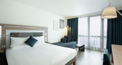 H Room Type - Standard Room with balcony, 1 double bed and 1 single sofa bed H Room Type - Standard Room with balcony, 1 double bed and 1 single sofa bed
