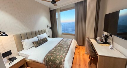 Hotel M & Resort Room Type - Deluxe Room