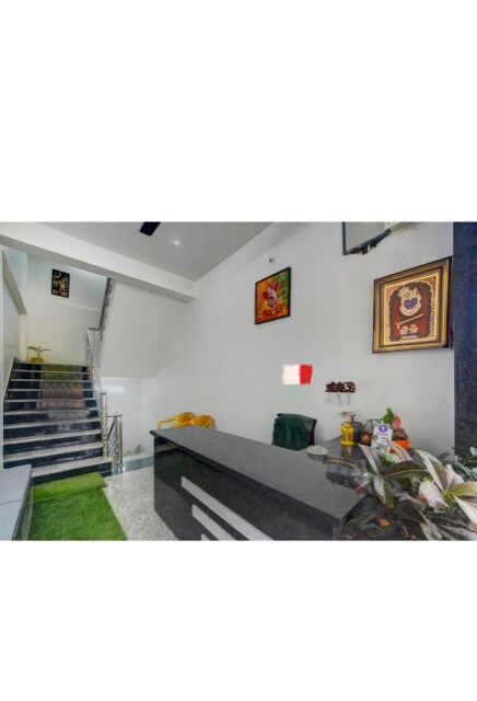 JMC Hotel - Tap to explore photos