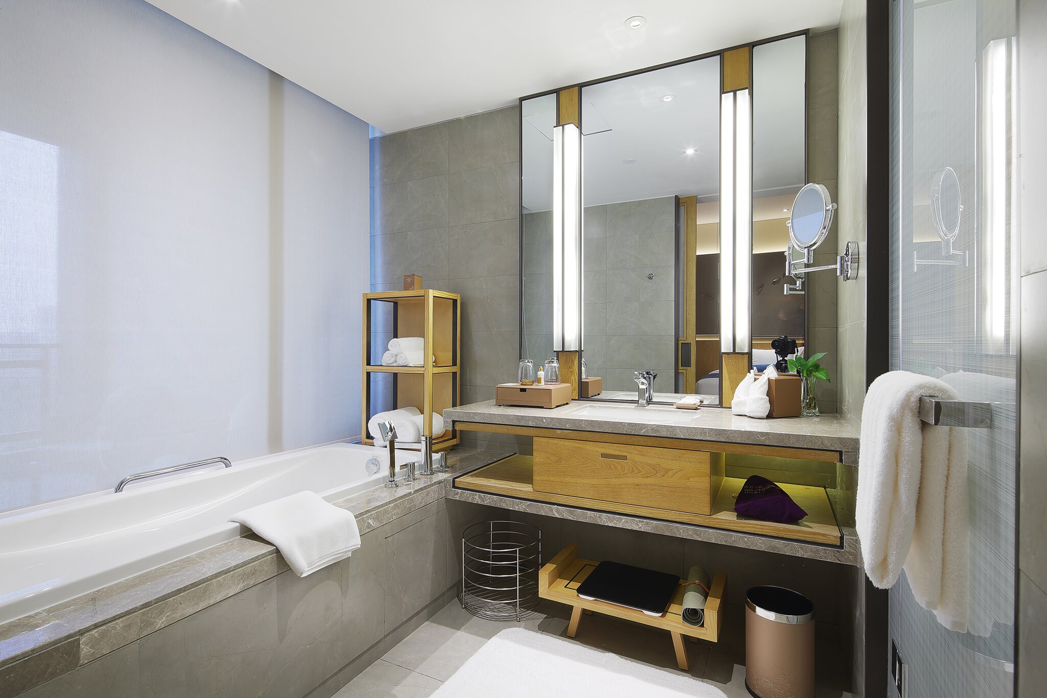 Crowne Plaza NANCHANG WANLI - Tap to explore photos