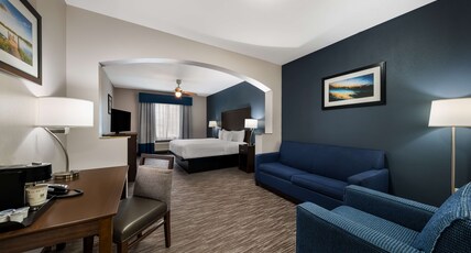 Best Western Plus Lake Dallas Inn & Suites Room Type - ACCESSIBLE - SUITE KING BED,MOBACC,COMAST,BATHTB,MICRFG,SOFBD,NSMK,FULL BREAKFAST Best Western Plus Lake Dallas Inn & Suites Room Type - ACCESSIBLE - SUITE KING BED,MOBACC,COMAST,BATHTB,MICRFG,SOFBD,NSMK,FULL BREAKFAST