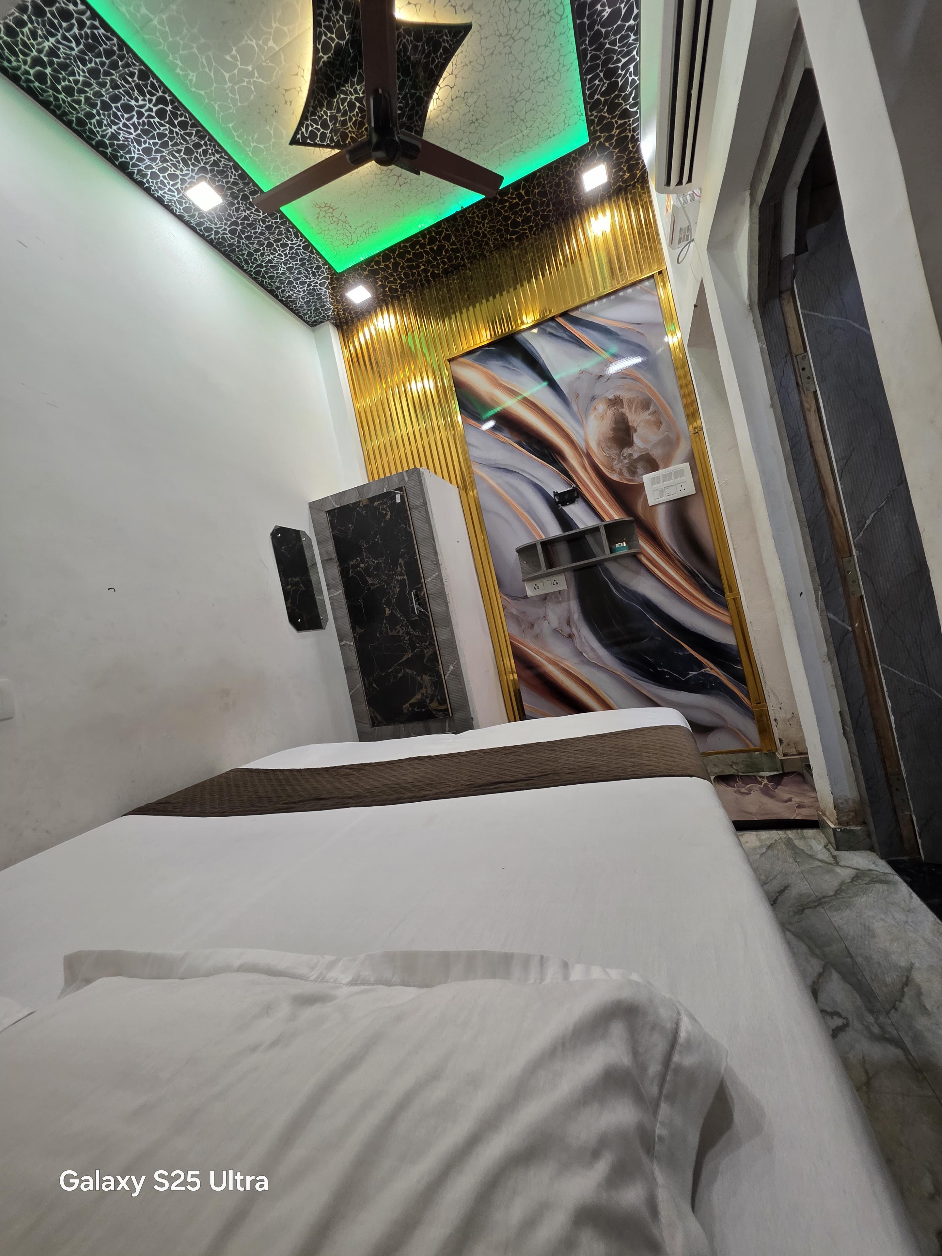 Shiv Ganga Home Stay - Tap to explore photos