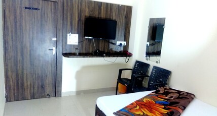 HOTEL SHRI KRISHNA Room Type - AC STANDARD Room